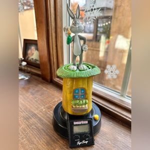 *Vintage* 1993 Bugs Bunny Pop-Up alarm clock (In working condition)
